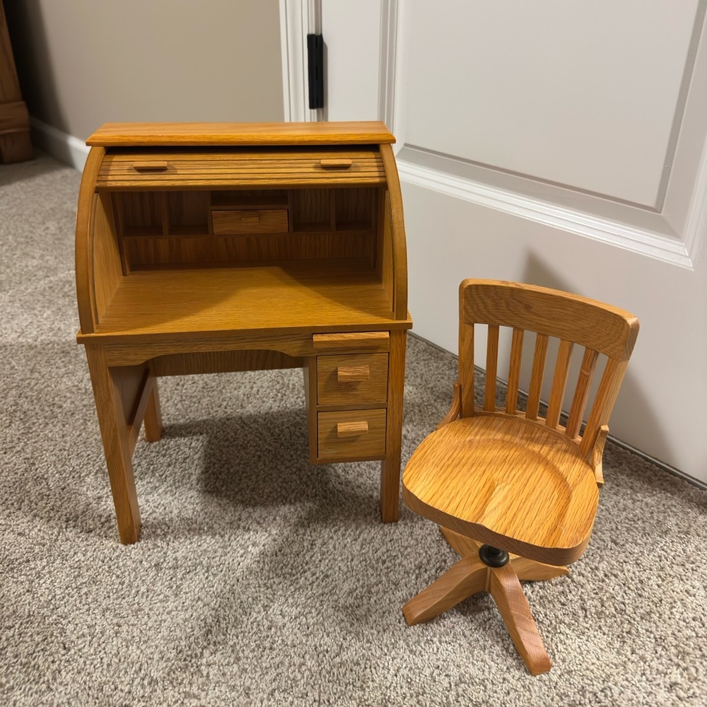 RETIRED American Girl Kit’s School Desk & Chair